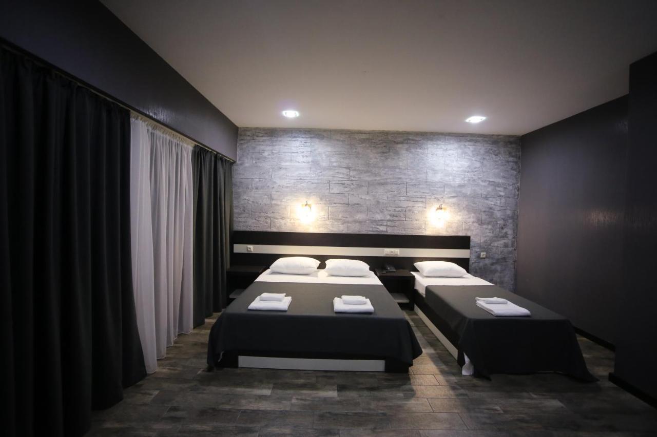 West Tower Hotel Kutaisi Bagian luar foto