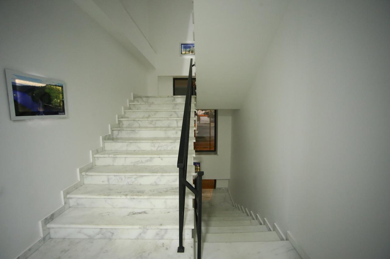 West Tower Hotel Kutaisi Bagian luar foto