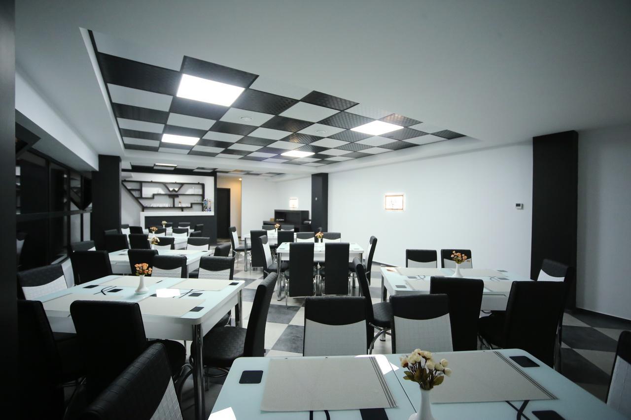 West Tower Hotel Kutaisi Bagian luar foto