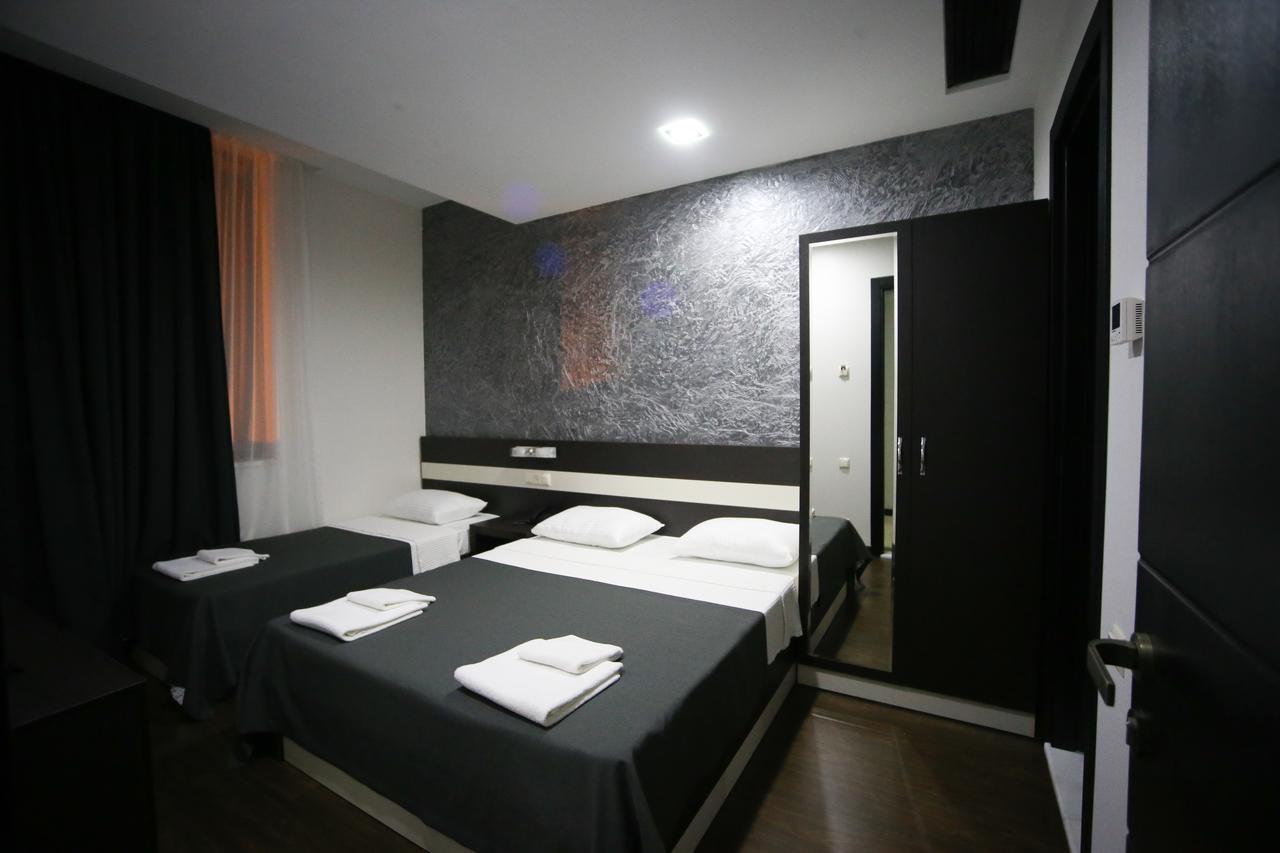 West Tower Hotel Kutaisi Bagian luar foto