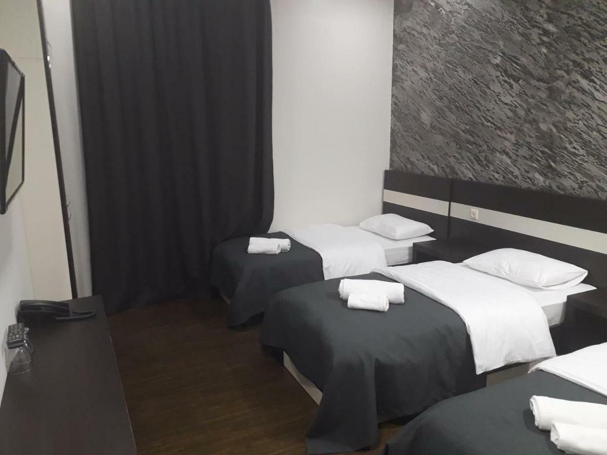 West Tower Hotel Kutaisi Bagian luar foto