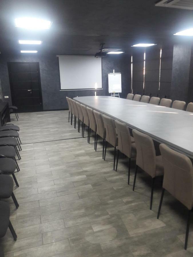 West Tower Hotel Kutaisi Bagian luar foto