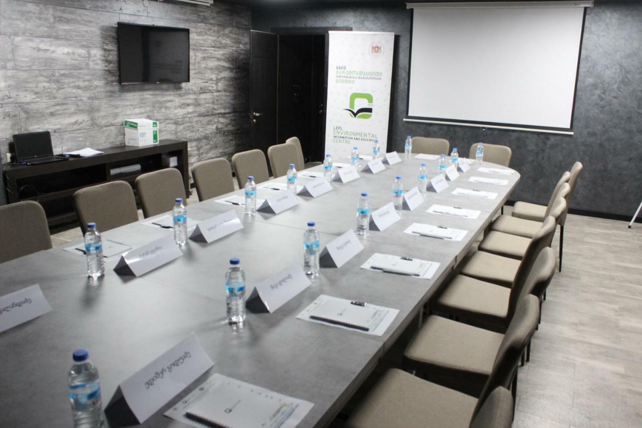 West Tower Hotel Kutaisi Bagian luar foto